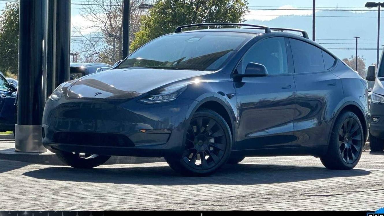 TESLA MODEL Y 2023 7SAYGDEE3PA022984 image